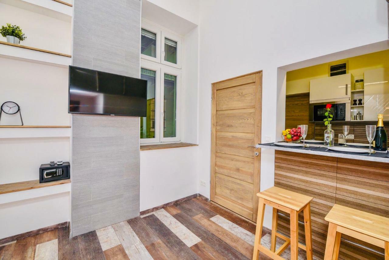 Heart Apartment With Free Private Parking 부다페스트 외부 사진